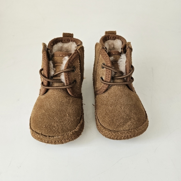 UGG Baby Neumel Brown Suede Warm Chukka Booties Size 2-3 Cozy - Picture 3 of 8